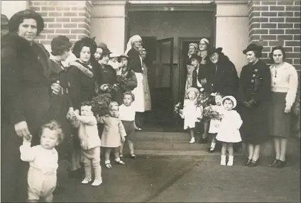  ??  ?? CHILD HEALTH: RSL. A historic photograph shows mothers and children at Horsham Infant Welfare Centrehors­ham