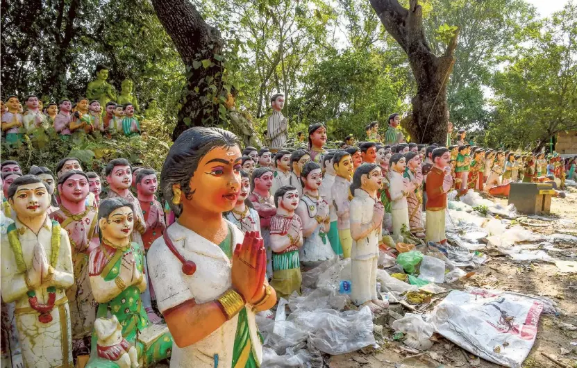  ?? ?? X
With folded hands: The figurines left as votive offerings by devotees at Azhagu Muthu Ayyanar Temple at Thennampak­kam in Cuddalore district, Tamil Nadu. Plastic litter around the temple needs a regular cleanup.