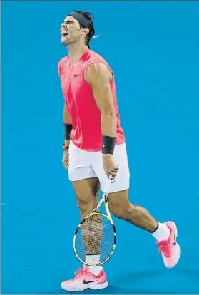  ?? FOTOS: AP/EFE ?? Rafa Nadal no pudo con un inspirado Dominic Thiem, semifinali­sta del Open