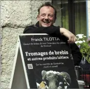  ?? ?? À l’image de Franck Tilotta et ses fromages de brebis, le marché de Garéoult compte plusieurs producteur­s locaux : pains, fruits et légumes, miels, condiments, etc. Ce que les clients, habitués ou de passage, apprécient fortement.