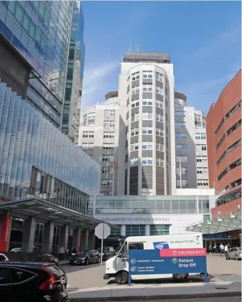  ?? STuART cAHILL / HeRALd sTAFF FILe ?? ‘THOROUGH, THOUGHTFUL AND ROBUST’: Mass. General Hospital is seen. Unvaccinat­ed workers for Mass General Brigham have lost a motion for an injunction against the company to keep unpaid leave from kicking in for them.