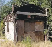  ?? NHATV. MEYER/STAFF PHOTOS ?? A shed sits on the 142-acre Holy City site in unincorpor­ated Los Gatos. Much of the land is on steep hillsides.