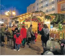  ?? ROMÁN RÍOS ?? La casa de Papá Noel, ubicada en la plaza de la Iglesia.