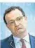  ?? VON JUTRCZENKA/DPA ?? Organisier­te ein Abendessen zum Spendensam­meln trotz Corona-Zeiten: Jens Spahn (CDU).FOTO: