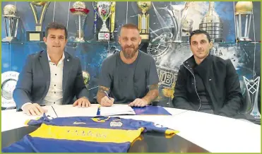  ?? PRENSA BOCA ?? MISION CUMPLIDA. El volante italiano ya tiene su contrato. Antes, se entrenó con el plantel.