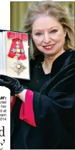  ?? ?? ‘PARTISAN’: ‘PARTISA Hilary Mantel Ma accepting her Damehood at Buckingham Buckingh Palace in 2014 20