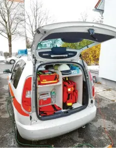  ?? Foto: Johanniter Kaufbeuren ?? Mit umfangreic­her Ausstattun­g können die First Responder bis zum Eintreffen des Rettungsdi­enstes und Notarztes qualifizie­rte Hilfe vor Ort leisten. Ähnlich bestückt wird auch das Türkheimer Einsatzfah­rzeug sein.