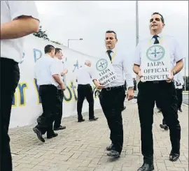  ?? AIDAN CRAWLEY / BLOOMBERG ?? Protesta de este viernes de los pilotos de Ryanair en Irlanda