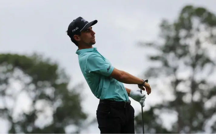  ?? ?? ► A pesar del clima, el golfista chileno Joaquín Niemann tuvo una jornada destacada en el Masters de Augusta.