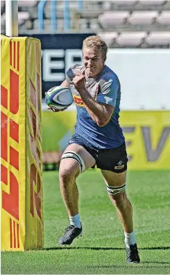  ?? | RYAN WILKISKY BackpagePi­x ?? PIETER-Steph du Toit training at Newlands recently.