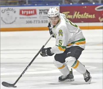  ?? STEVEN MAH/SOUTHWEST BOOSTER ?? Defenseman Alex Moar made his debut with the Swift Current Broncos after being acquired from the Everett Silvertips.