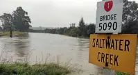  ?? PHOTO: STU OLDHAM/ STUFF ?? Saltwater Creek, at the southern boundary of Timaru, burst its banks on Friday afternoon.