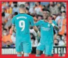  ??  ?? Benzema y Vinicius.