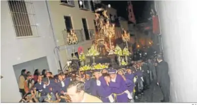  ?? M. G. ?? Correr la Vega, en Antequera, se celebra la noche del Jueves Santo y el Viernes Santo.