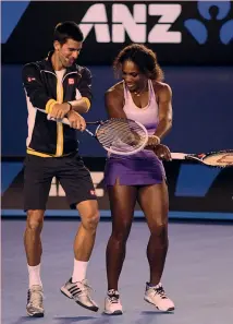  ?? EPA ?? Novak Djokovic, 30 anni, balla con Serena Williams, 36