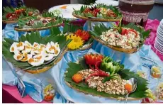  ??  ?? Traditiona­l appetisers are also based on the diverse cultures of Malaysia.