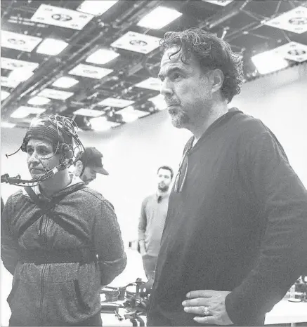 ?? Chachi Ramirez ?? YONI, A BAKER from El Salvador, wears a motion-capture suit while being directed by Alejandro G. Iñárritu for “Carne y Arena.”