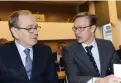  ?? FOTO: LEHTIKUVA/ HEIKKI SAUKKOMAA ?? Finlands Banks chefdirekt­ör Erkki Liikanen och prognosche­f Juha Kilponen.