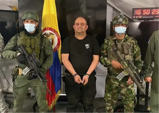 ?? © epaefe ?? Dairo Antonio Usuga, alias ‘Otoniel’, vlak na zijn arrestatie in Carepa (Colombia), op 23 oktober vorig jaar.