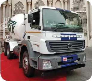  ??  ?? The ‘Super Six’ transit concrete mixer on a BharatBenz 6x4 heavy-duty haulage truck.