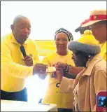  ??  ?? NEW CARD: Ma'Mbeki with COPE leader Mosiuoa Lekota during the party’s election campaign in Dutywa