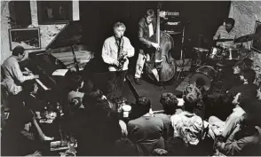  ?? Foto: W. Rein ?? Ein Konzert von Lee Konitz im Clublokal „Cocodrillo“im Jahr 1989. Das „Cocodrillo“war von 1987 bis 1989 Clublokal, davor traf man sich in der „Aussicht“.