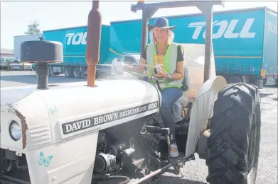  ??  ?? TRAILBLAZE­R: Gilly Brown, the first 76-year-old woman to drive a David Brown tractor from Bluff to Cape Reinga.