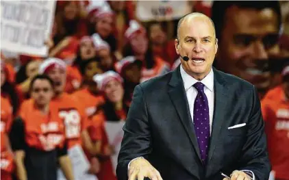  ?? Patrick McDermott / Getty Images ?? ESPN’s Jay Bilas says the best course of action for recruits is to ignore fans’ emotional reactions.