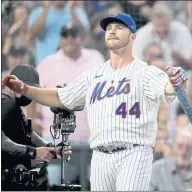  ?? DAVID ZALUBOWSKI — THE ASSOCIATED PRESS ?? The Mets’ Pete Alonso won his second consecutiv­e Home Run Derby title, beating the Orioles’ Trey Mancini in the final round.