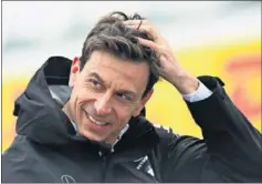  ??  ?? Toto Wolff, jefe de Mercedes, durante un gran premio en Hungría.