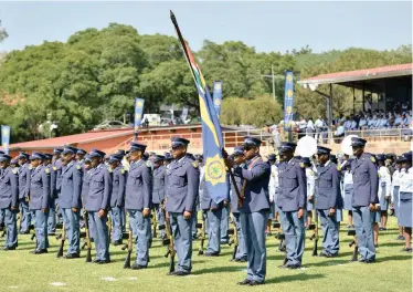  ?? | BONGANI SHILUBANE African News Agency( ANA) Archives ?? Police during an SAPS Parade at the SAPS Tshwane Academy in Pretoria. Minister Bheki Cwele has announced a decision to promote 68000 officers.