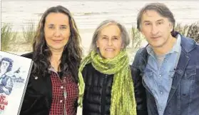  ??  ?? Anita Aisenberg, Silvia Soler y Marcelo Casacubert­a.