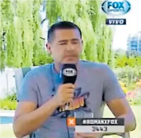  ??  ?? UNA PARTICULAR MIRADA SOBRE EL ÚLTIMO CLÁSICO La nota. Juan Román Riquelme durante la entrevista de ayer por Fox.