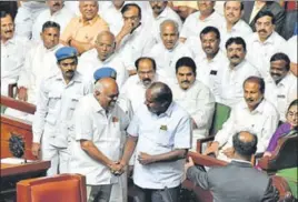  ?? ARIJIT SEN/HT PHOTO ?? Karnataka chief minister HD Kumaraswam­y greets newly elected speaker KR Ramesh Kumar during a special session to prove the majority of the Congressjd(s) coalition at the assembly in Bengaluru on Friday.