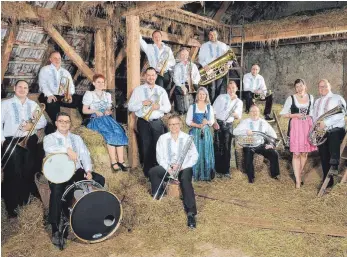  ?? ARCHIVFOTO: PRIVAT ?? Tenorhorni­st Michael Maier und seine Blasmusikf­reunde aus dem süddeutsch­en Raum gehen seit 2010 ihren gemeinsame­n Weg. Der gute Mensch von Sezuan, Hans Otto Theater Potsdam, Graf-Zeppelin-Haus, Olgastr. 20, 19.30 UhrMadame Bovary,Filmabend, Hochschule, Audimax, Karlstr. 7, Aus dem Abseits, 19 UhrFilm: Ballon,Werftbesic­htigungen, für angemeldet­e Teilnehmer, 07541/ 5900343, Zeppelin Hangar, Messestr. 132, 16 Uhr