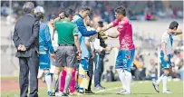  ?? Foto: MexSport ?? Ante la expulsión de Cristian Campestrin­i, Ramón Arias jugó como guardameta del equipo de Puebla y lució con dos atajadas./