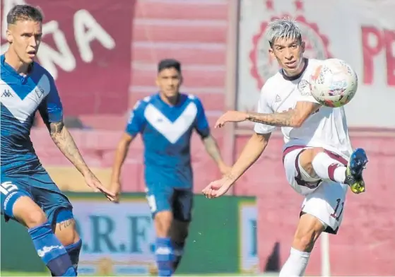  ?? CLUB ATLÉTICO LANÚS ?? Mala racha. Contra Vélez, Lanús enhebró su tercera caída al hilo. Igual sigue cerca de los puestos de clasificac­ión.