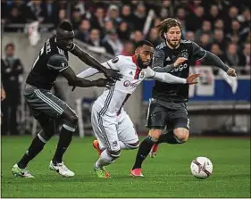  ??  ?? Auteur d’un doublé, Alexandre Lacazette a permis aux Lyonnais d’y croire.