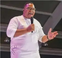  ?? ?? Multi-award-winning gospel singer Everton Mlalazi