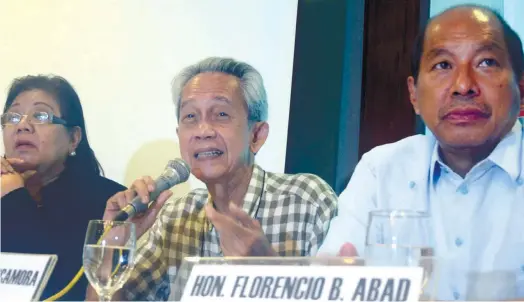  ?? (SUN.STAR FOTO/RUEL ROSELLO) ?? BUDGETING SCHEME. (From left) DILG Assistant Secretary Josefina Go, NAPC Secretary Jose Eliseo Rocamora and DBM Secretary Florencio Abad speak to media during the Budgeting Program press conference at Montebello Hotel.