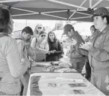  ??  ?? CON UNA MASIVA concurrenc­ia de gente se desarrolló esta jornada informativ­a en Laja.