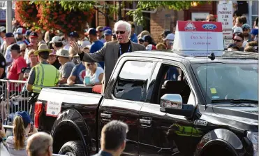  ?? HYOSUB SHIN / HSHIN@AJC.COM ?? Hall of Famer and longtime Braves broadcaste­r Don Sutton waves to spectators during the Legends Parade in Cooperstow­n, N.Y., last year when former Braves star Chipper Jones was inducted.