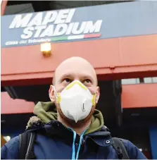  ?? LAPRESSE ?? Una mascherina contro il contagio al Mapei Stadium