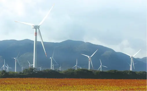  ?? /CUARTOSCUR­O ?? Central de Energía Eólica Parques Ecológicos de México en Juchitán, Oaxaca