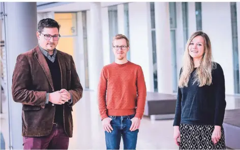  ?? RP-FOTO: ANNE ORTHEN ?? Die Soziologen Dennis Frieß , Marc Ziegele und Dominique Heinbach (von links) forschen gegen Hetze im Netz.