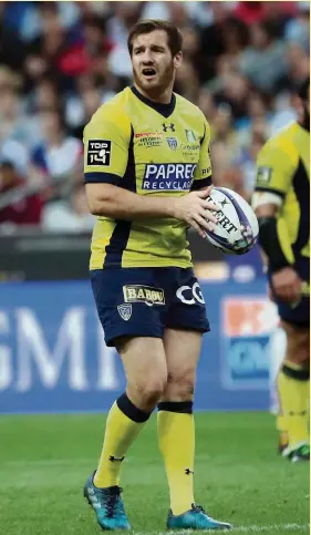  ??  ?? Après avoir perdu la finale de Champions Cup, Camille Lopez voulait concrétise­r par un titre la bonne saison de Clermont. Voilà chose faite. Photo Midi Olympique - Patrick Derewiany