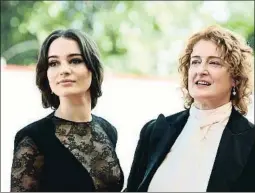  ?? FILIPPO MONTEFORTE / AFP ?? La actriz Aisling Franciosi y la directora Jennifer Kent