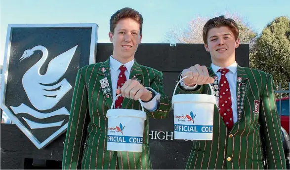  ?? DENISE PIPER/FAIRFAX NZ ?? Westlake Boys head boy Blake Nicholson and deputy head Jason Churches, both 17, will lead a collection for Dementia Auckland.