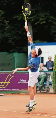  ?? RP-FOTO: THOMAS LAMMERTZ ?? Der Italiener Marco Cecchinato gewann gestern in seinem dritten Einzel-Einsatz für den HTC Blau-Weiß Krefeld zum dritten Mal.