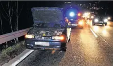  ?? RP-FOTO: G. BERGER ?? Der blaue Seat Toledo war in Krefeld unterschla­gen worden. Die Nummernsch­ilder wurden laut Polizei von einem anderen Fahrzeug gestohlen.